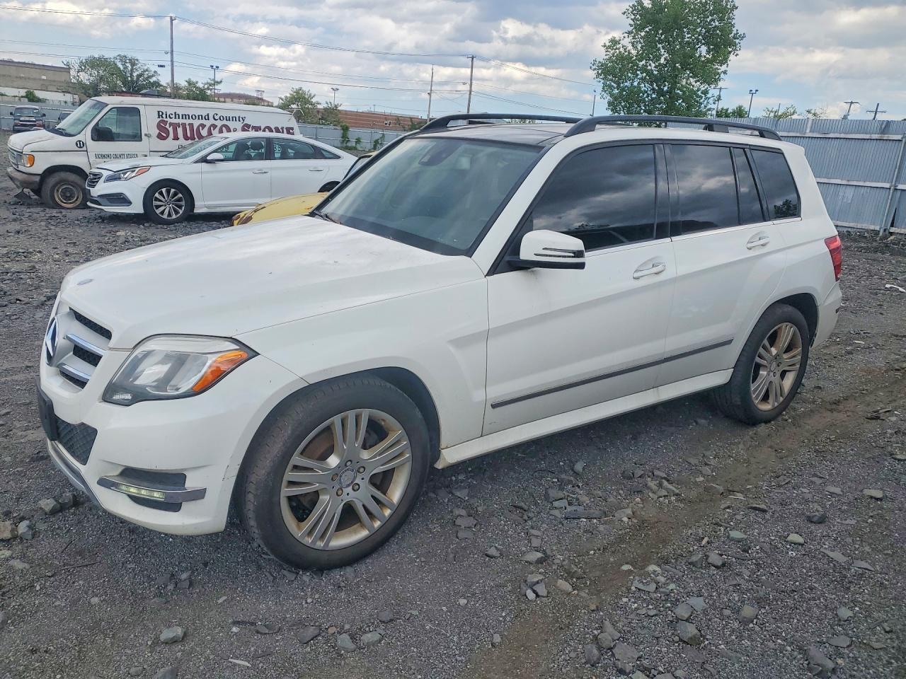 Salvage Mercedes-Benz GLK Image