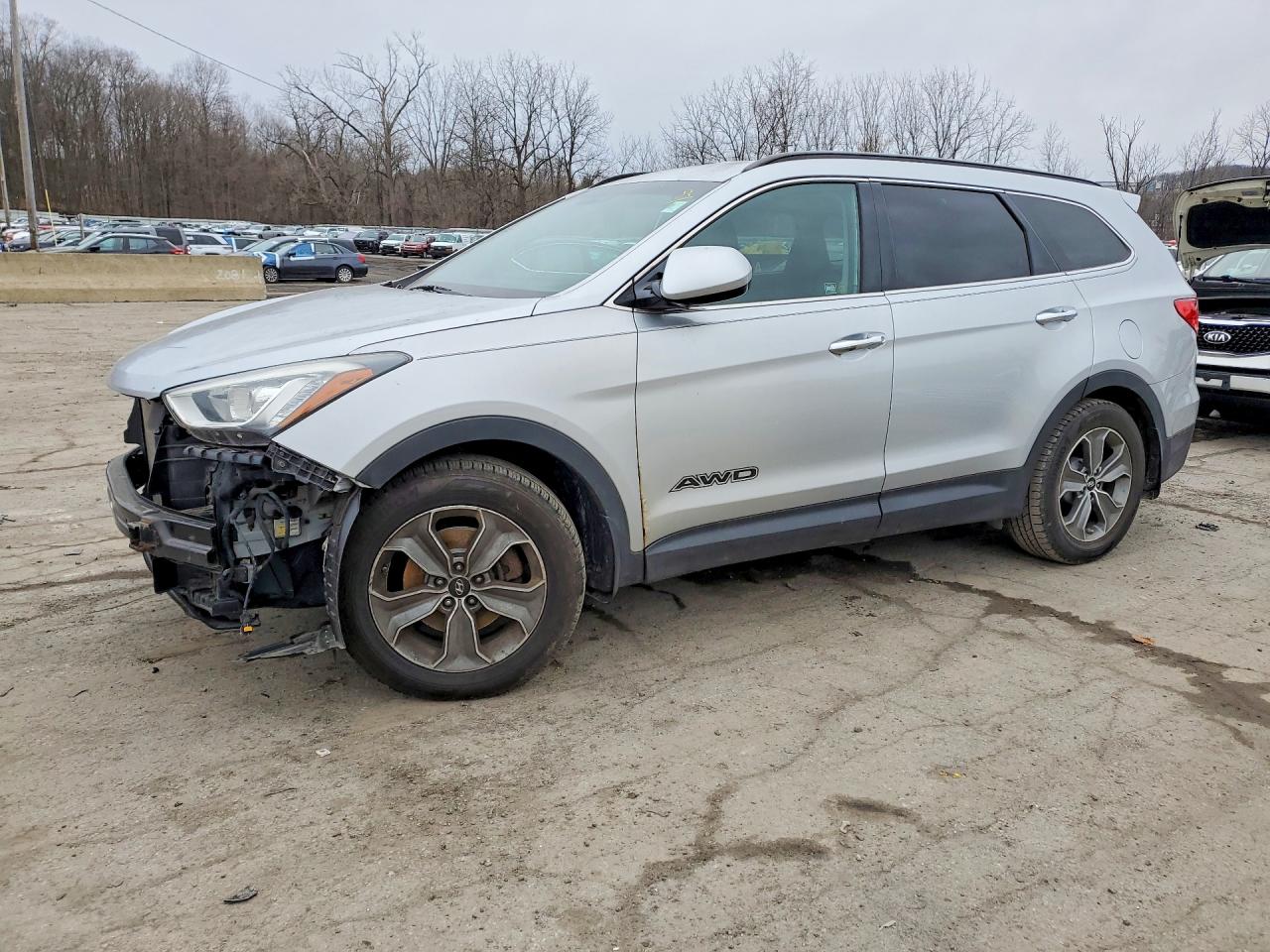 Salvage Hyundai SANTA FE Image