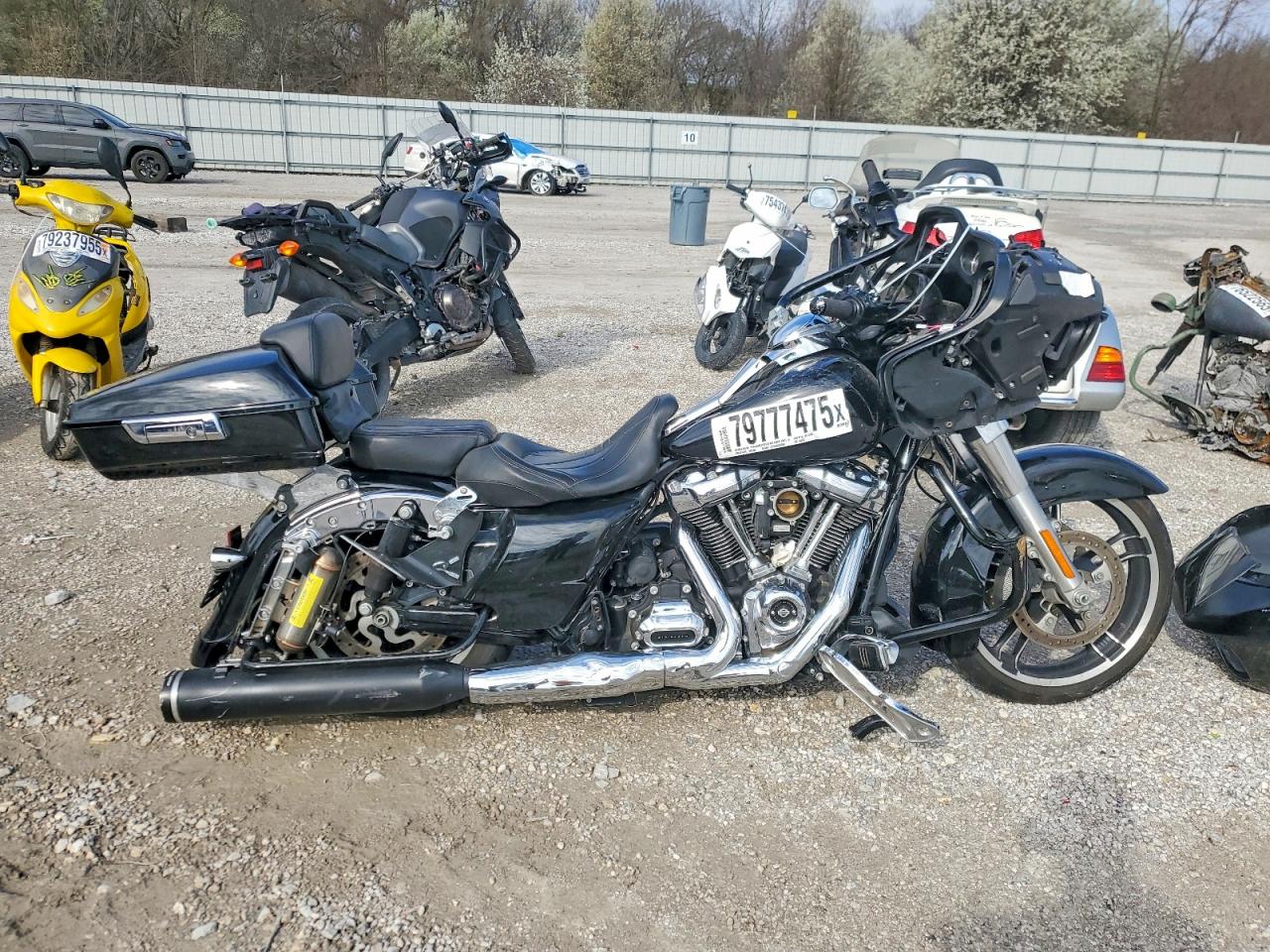 Salvage Harley-Davidson Fl Image