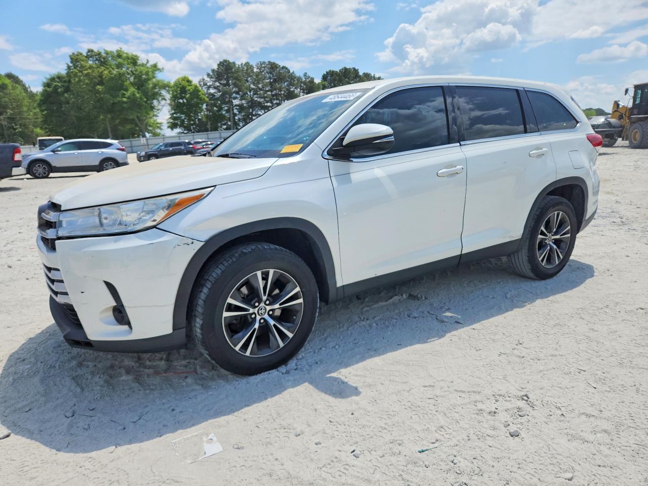 Salvage Toyota Highlander Image