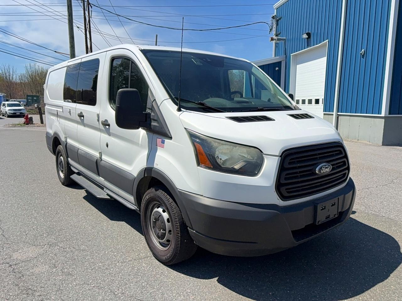 Salvage Ford Transit Image