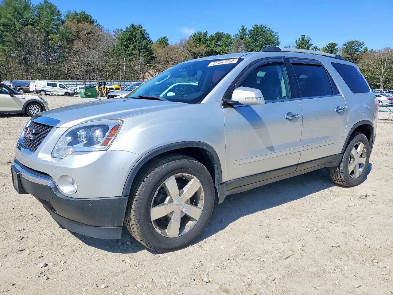Salvage GMC Acadia Image