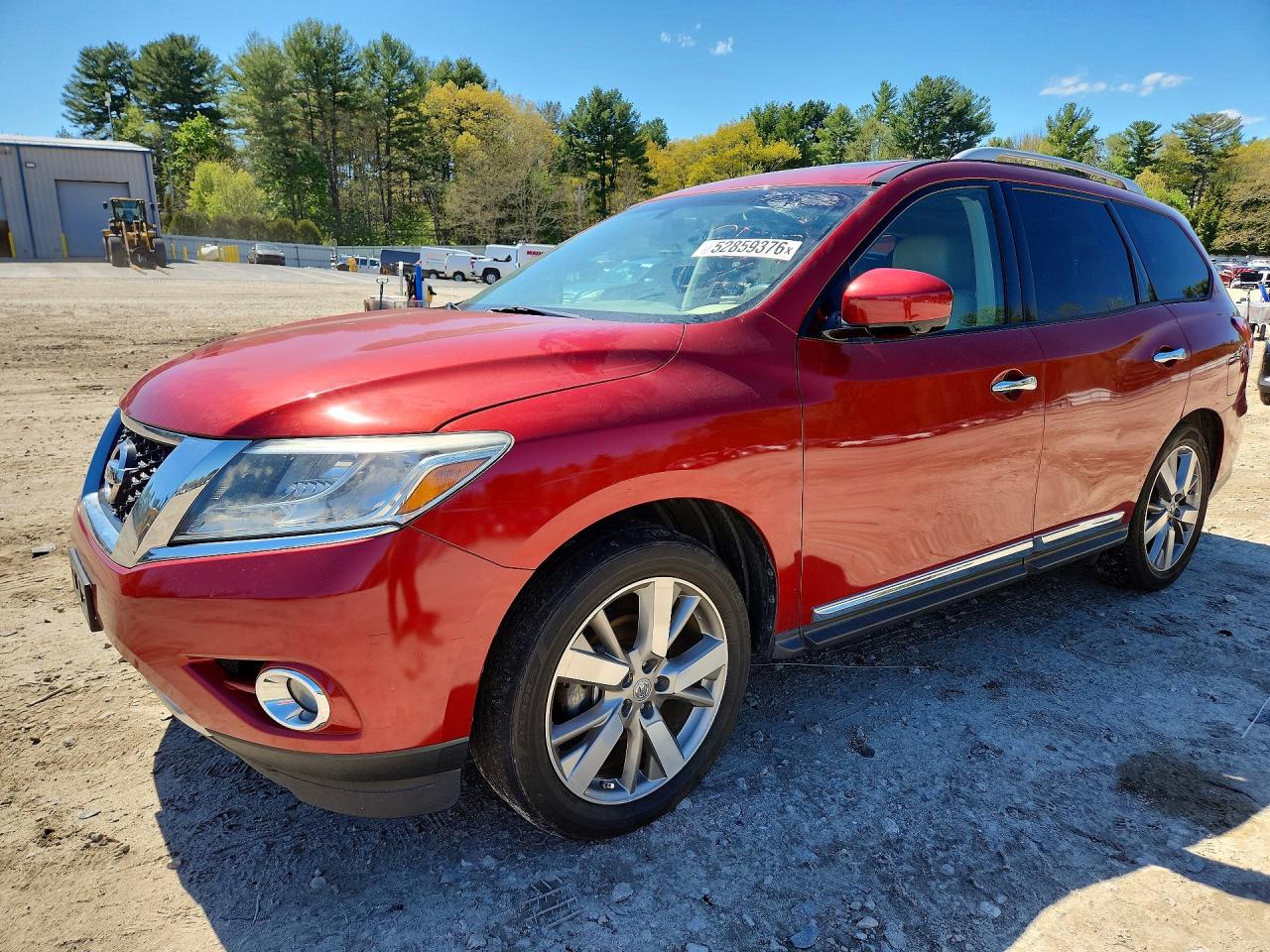 Salvage Nissan Pathfinder Image