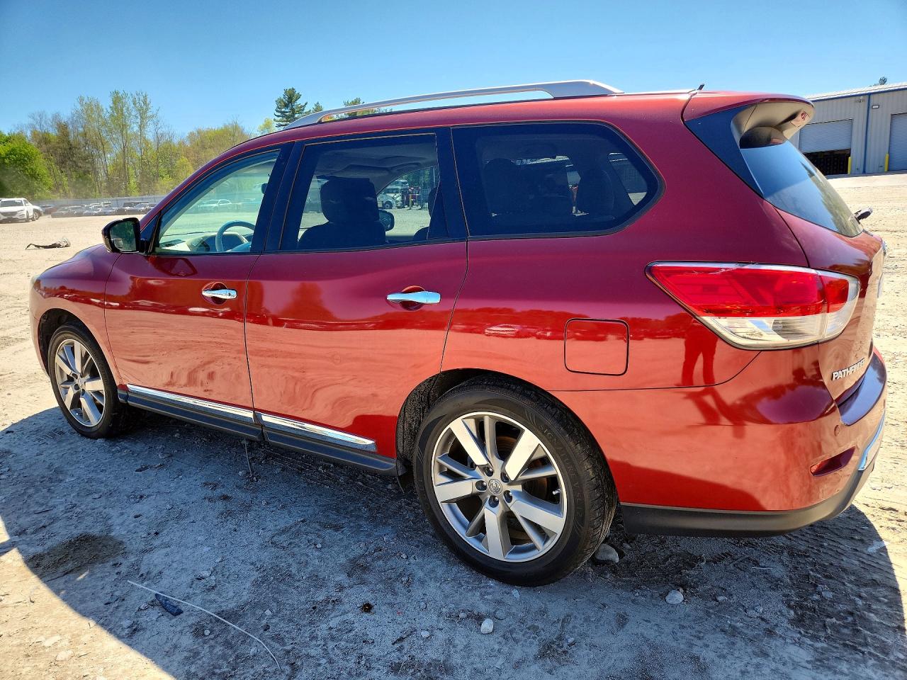 Nissan Pathfinder S