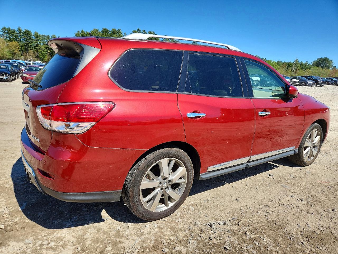Nissan Pathfinder S