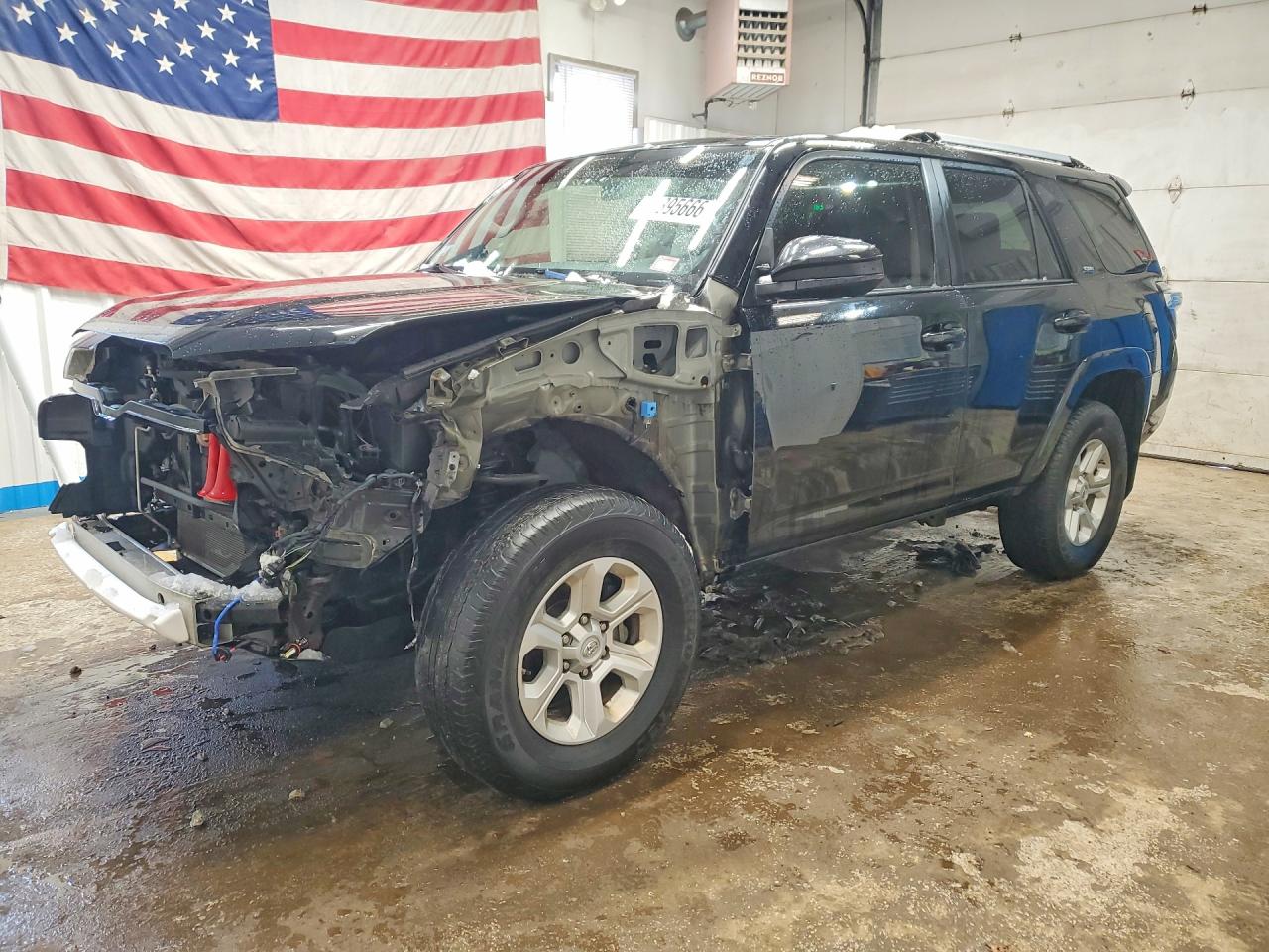 Salvage Toyota 4Runner Image