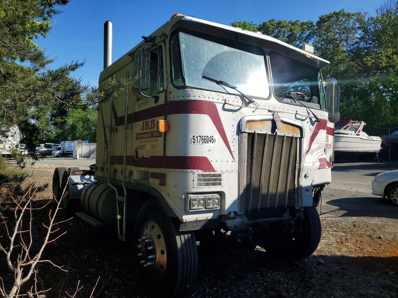 Salvage Kenworth Coe Image