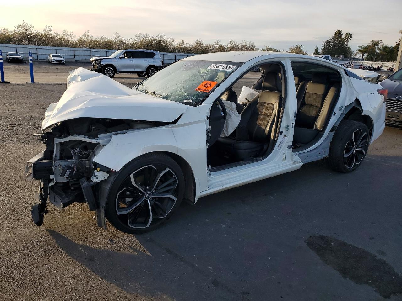 Salvage Nissan Altima Image