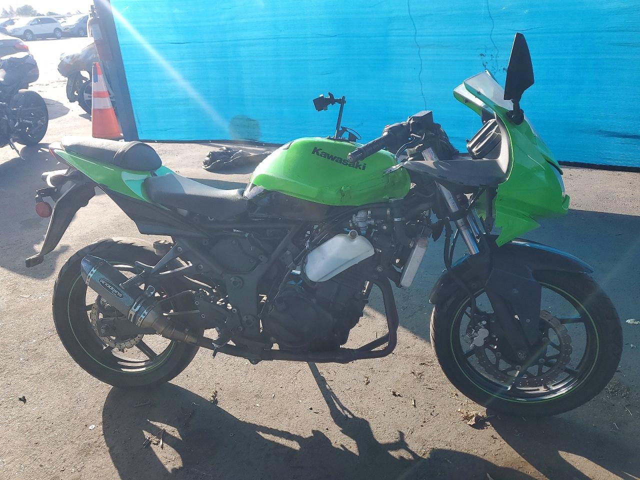Salvage Kawasaki Ninja 250R Image