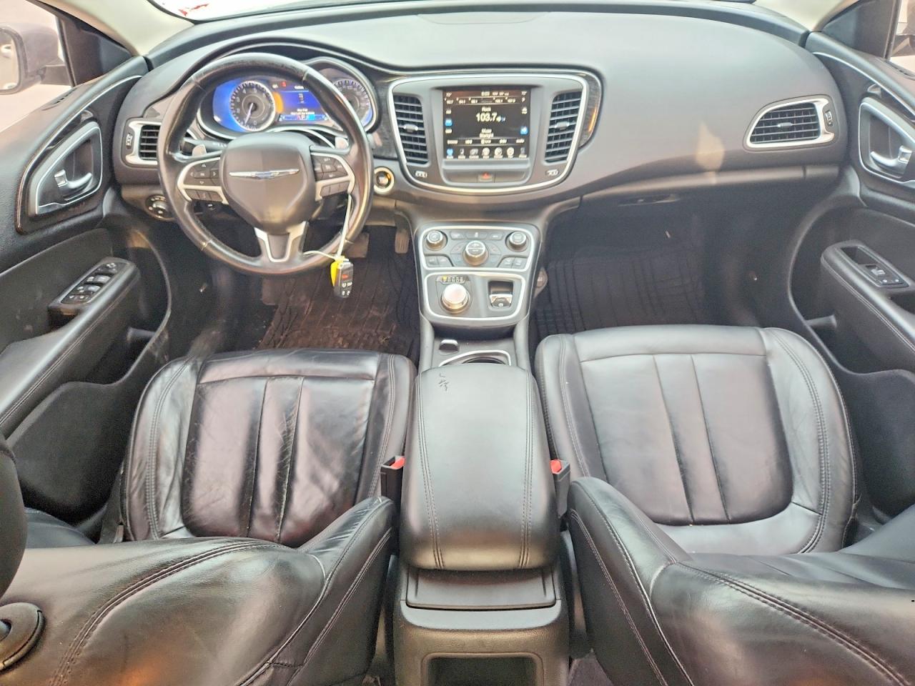 Chrysler 200 C