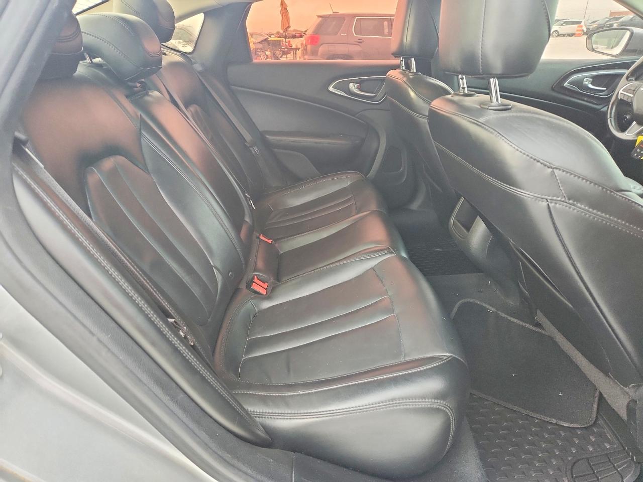 Chrysler 200 C