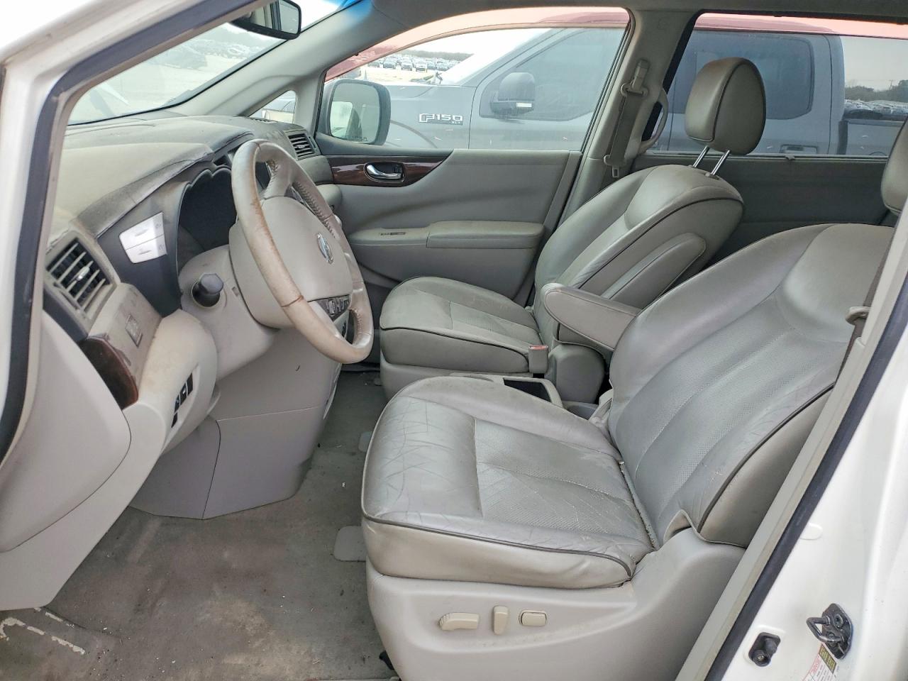 Nissan Quest