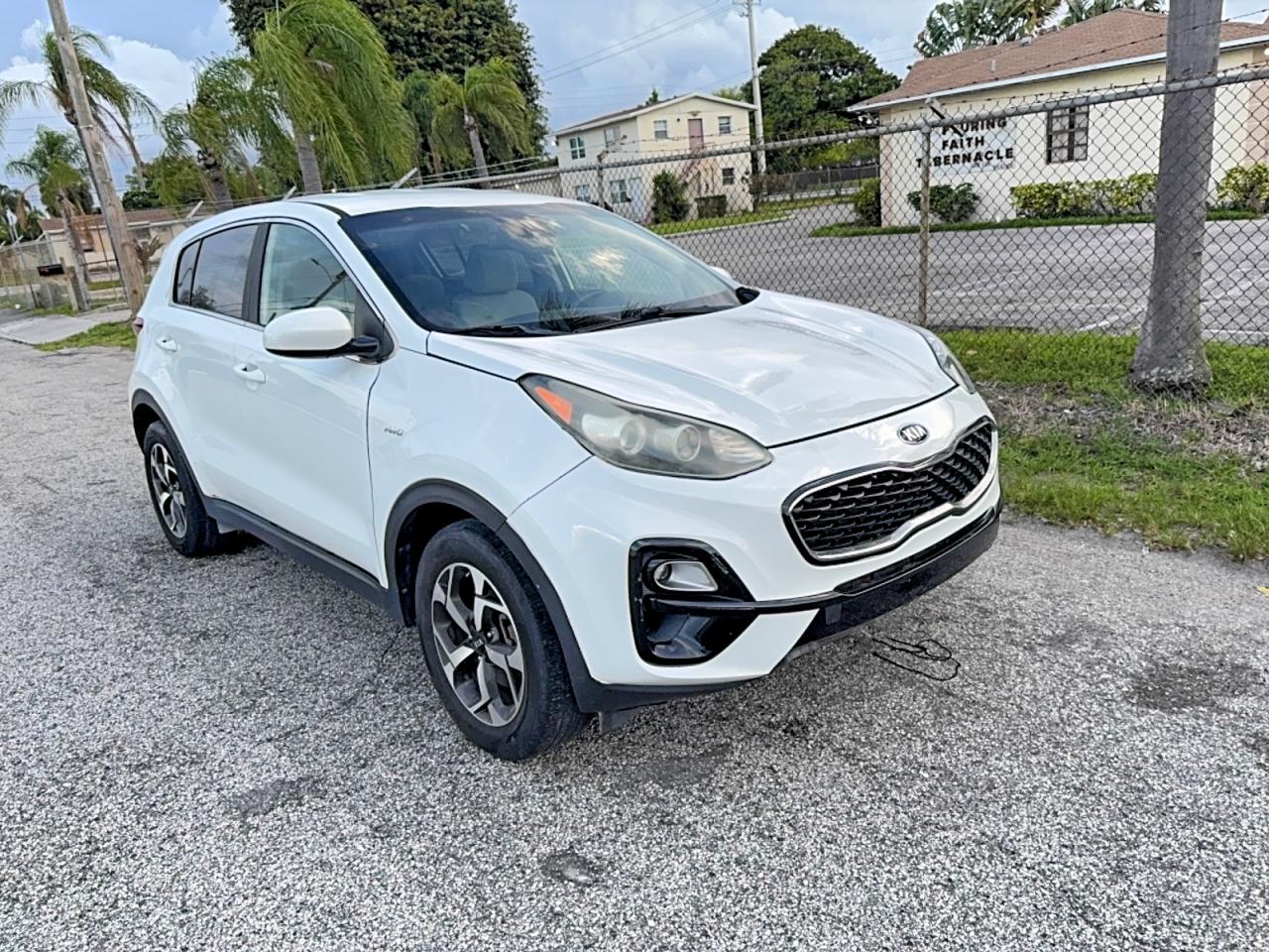 Salvage Kia Sportage Image