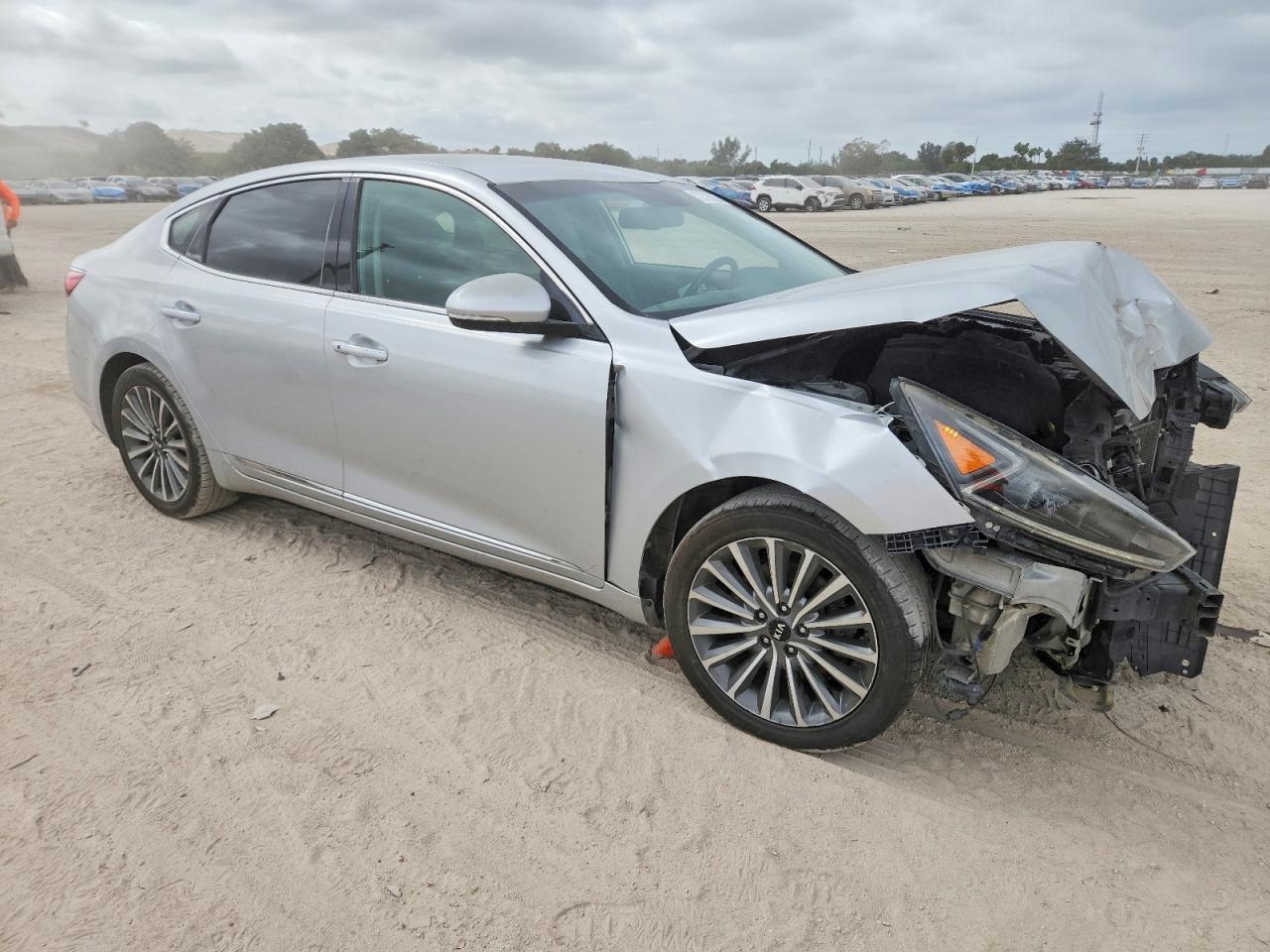 Kia Cadenza Premium