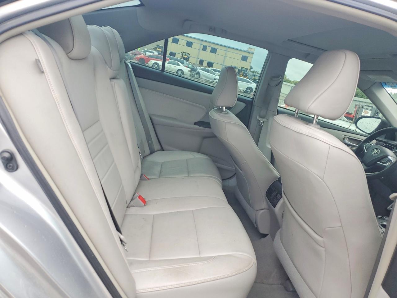 Toyota Camry Xle V6