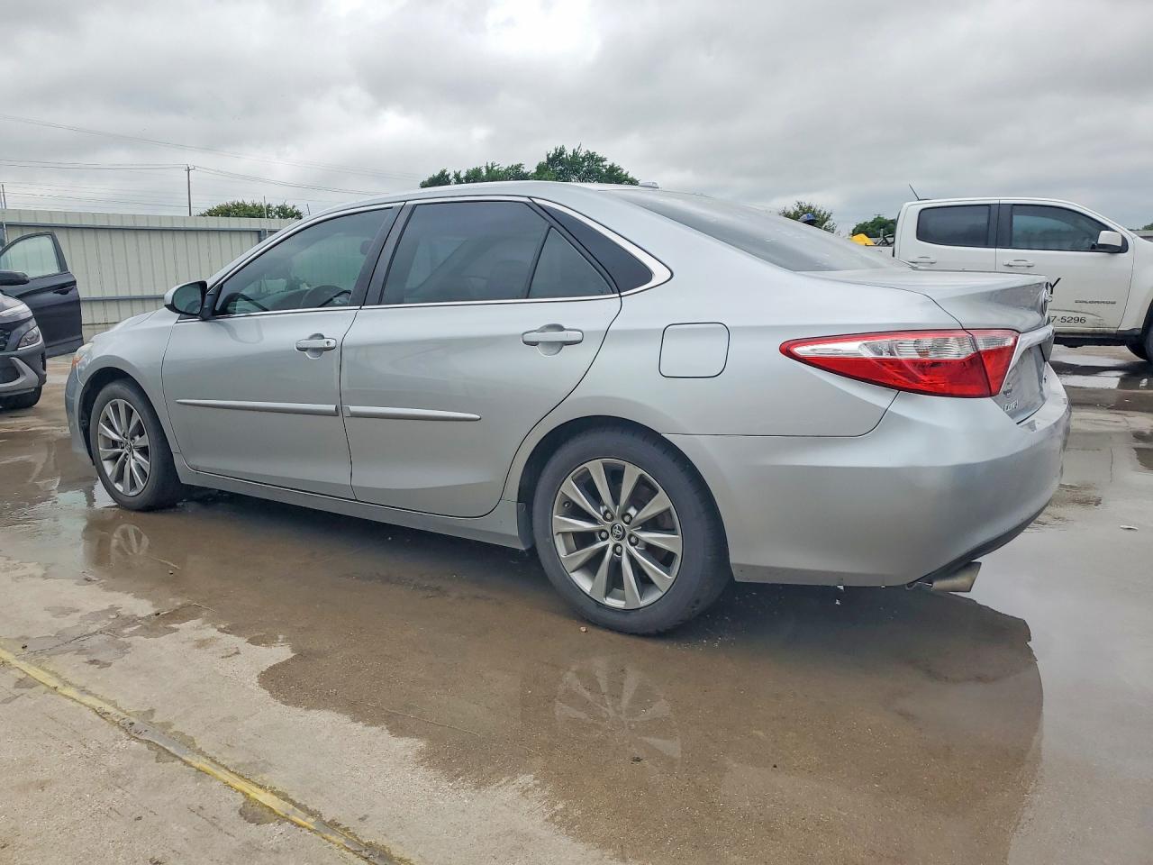 Toyota Camry Xle V6