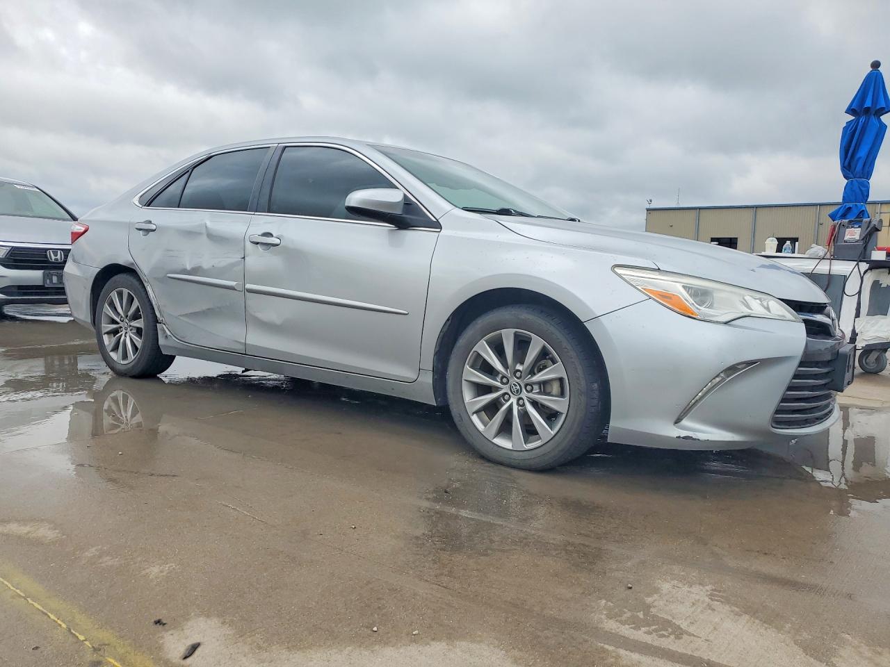 Toyota Camry Xle V6