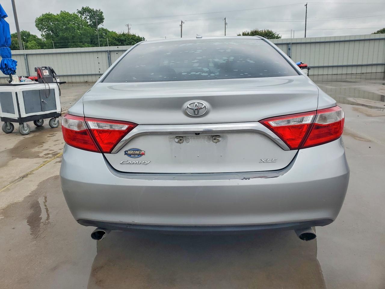 Toyota Camry Xle V6
