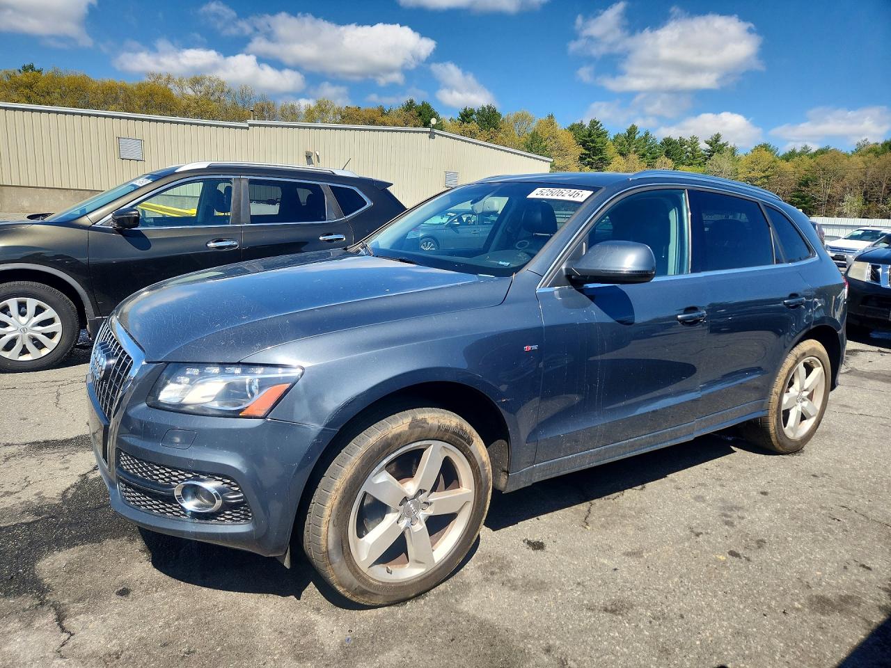 Salvage Audi Q5 Image
