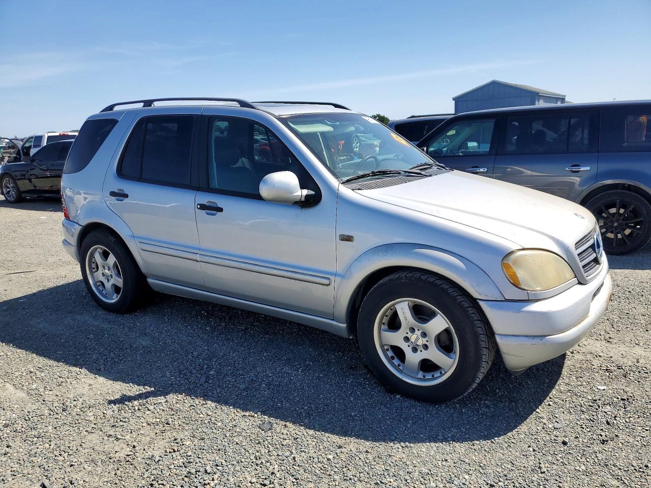 Mercedes-Benz M-Class 430