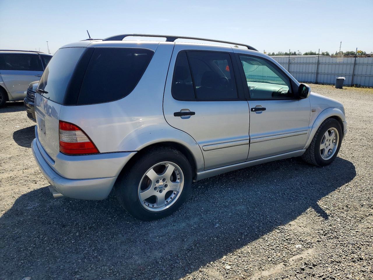 Mercedes-Benz M-Class 430