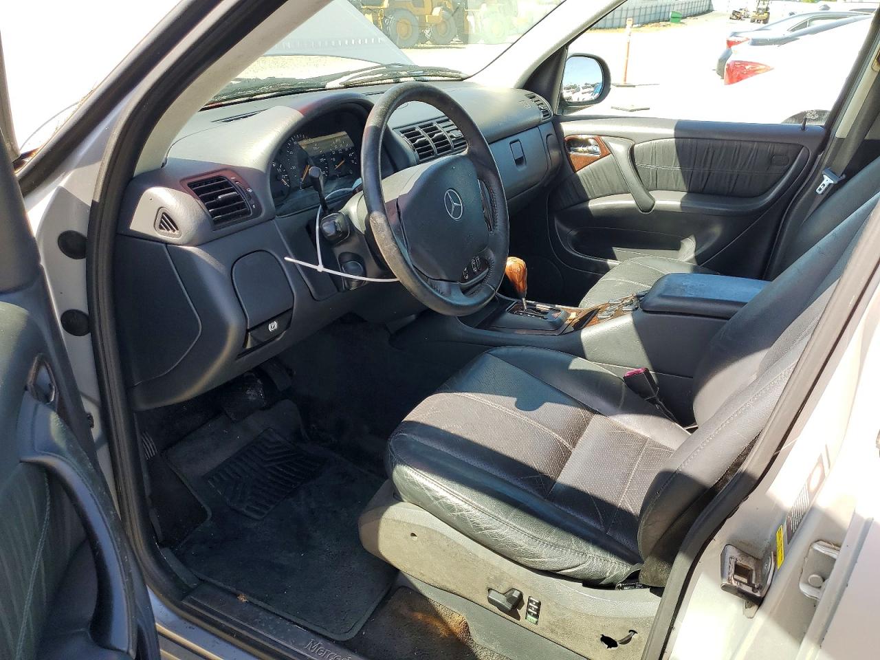 Mercedes-Benz M-Class 430