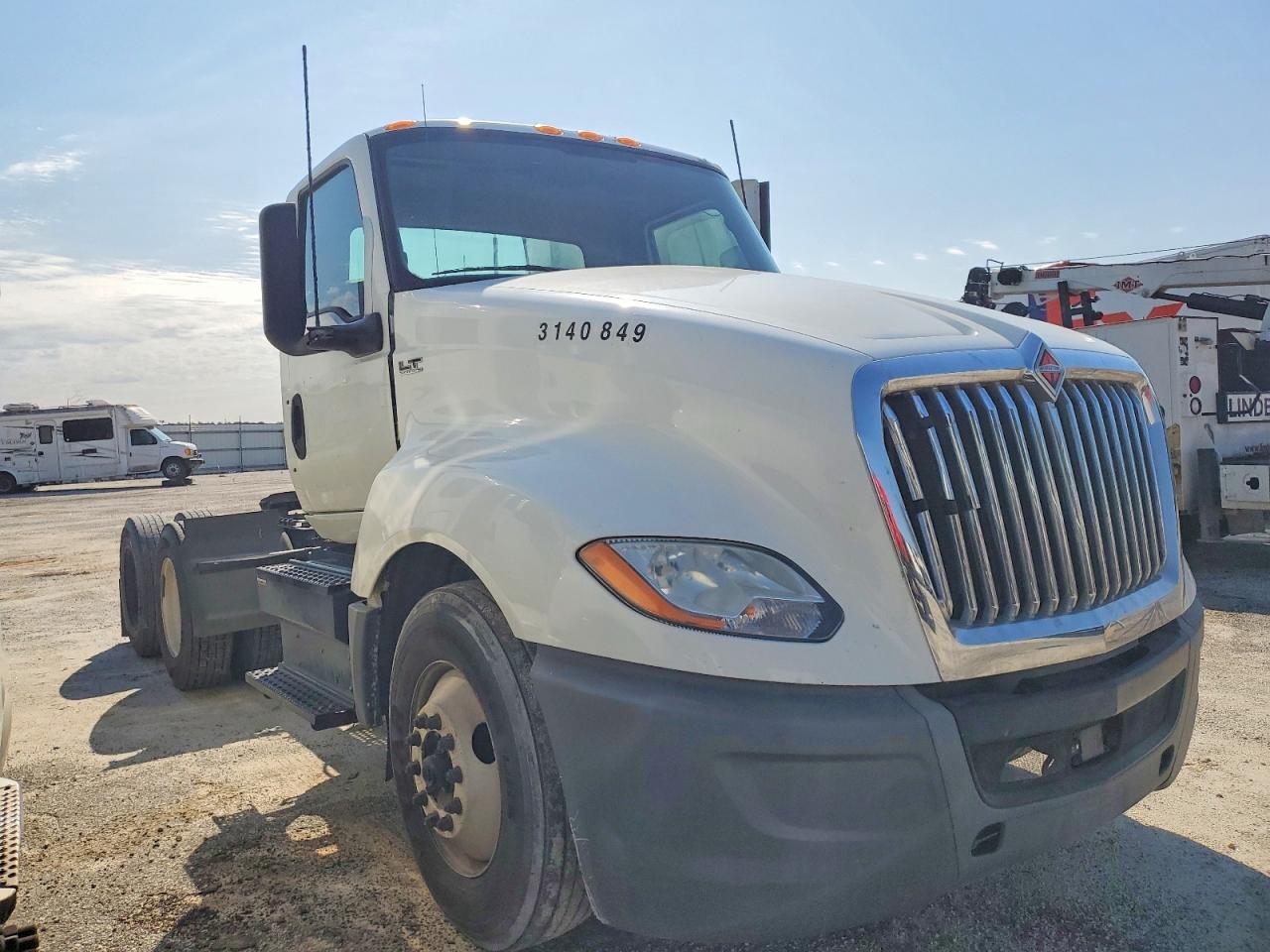 Salvage International Lt625 Image
