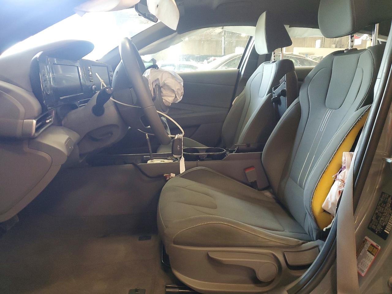 Hyundai ELANTRA Sel