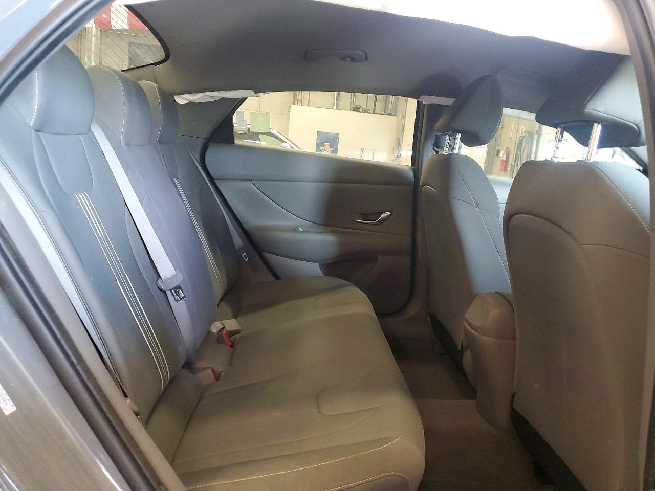 Hyundai ELANTRA Sel