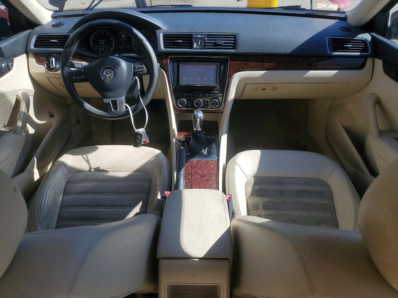 Volkswagen Passat Sel