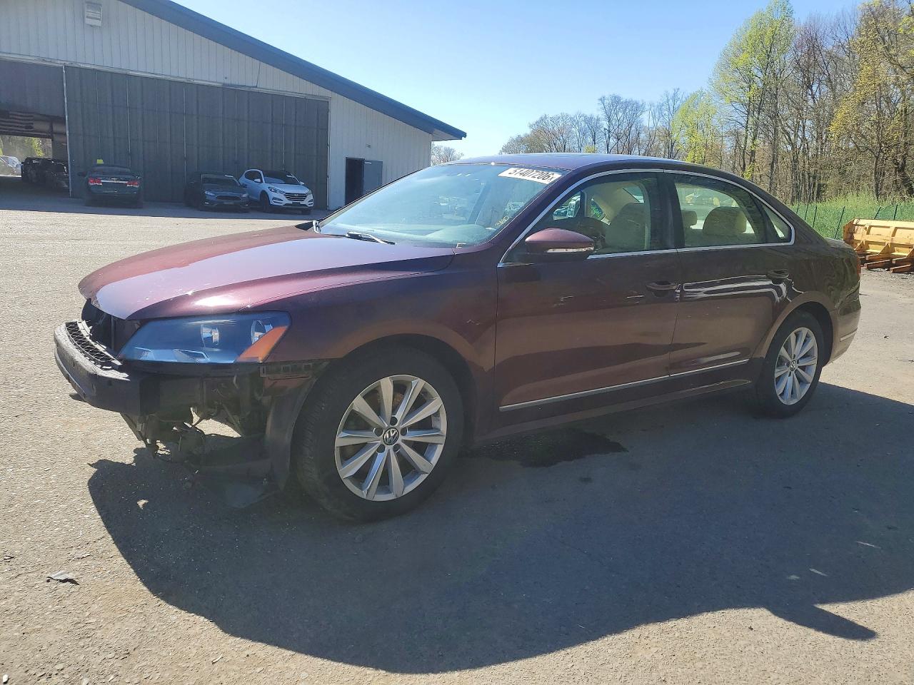 Salvage Volkswagen Passat Image