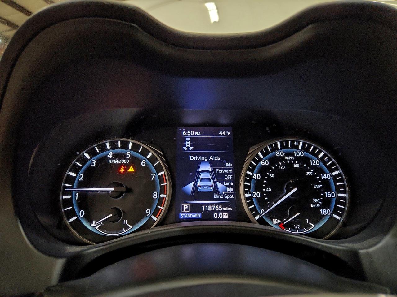 INFINITI Q50 Luxe