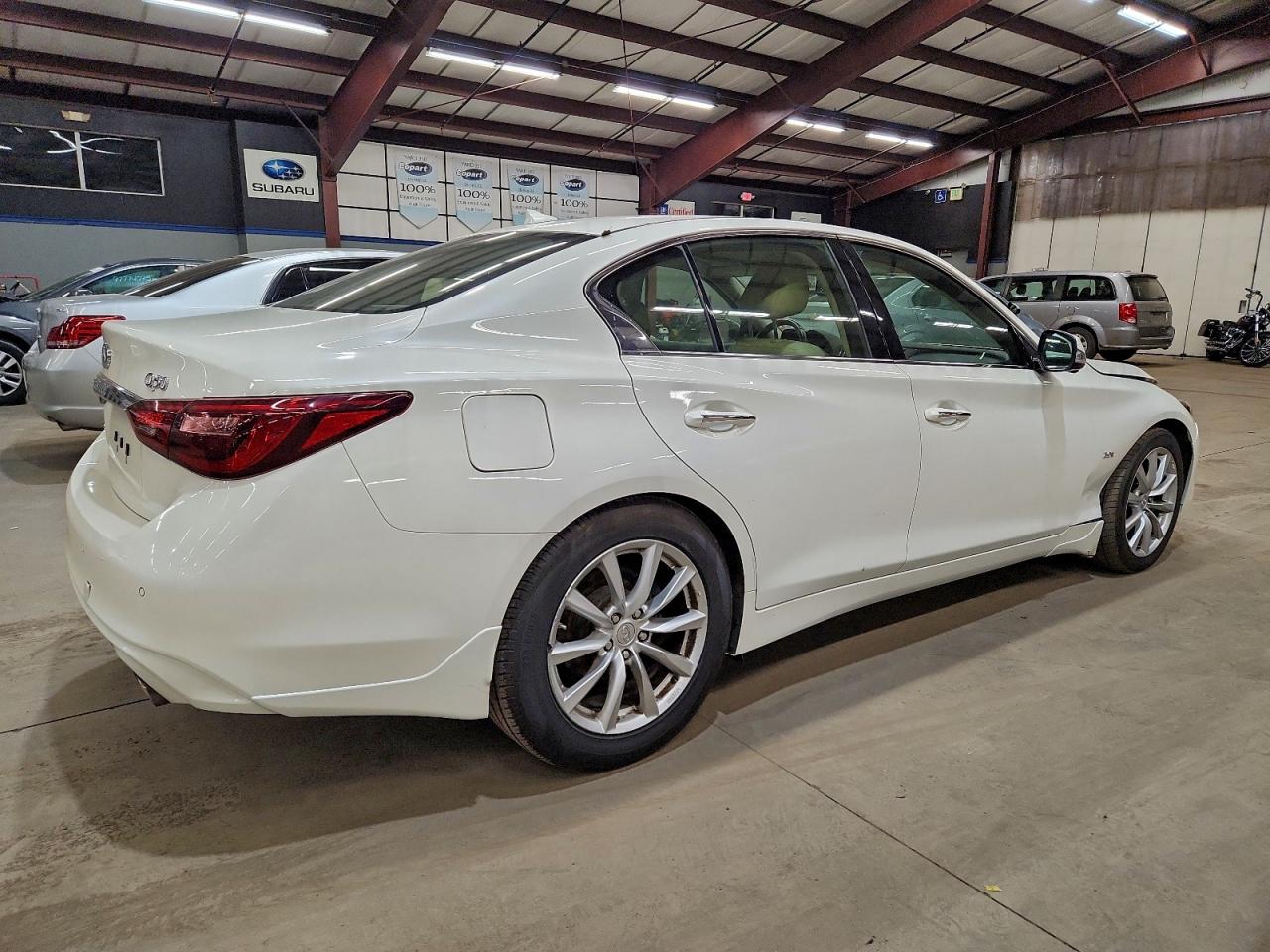 INFINITI Q50 Luxe