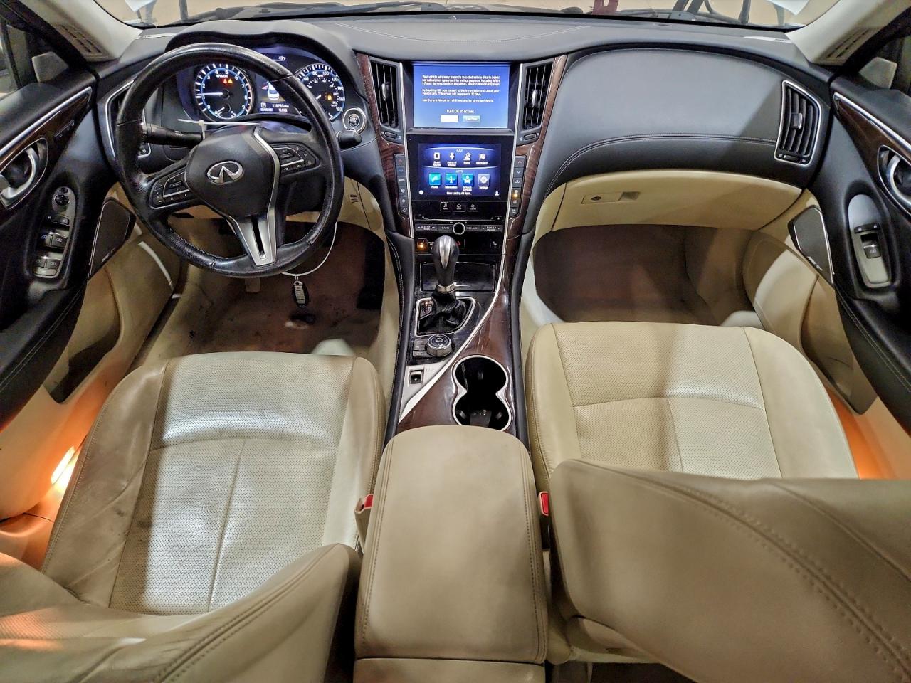 INFINITI Q50 Luxe