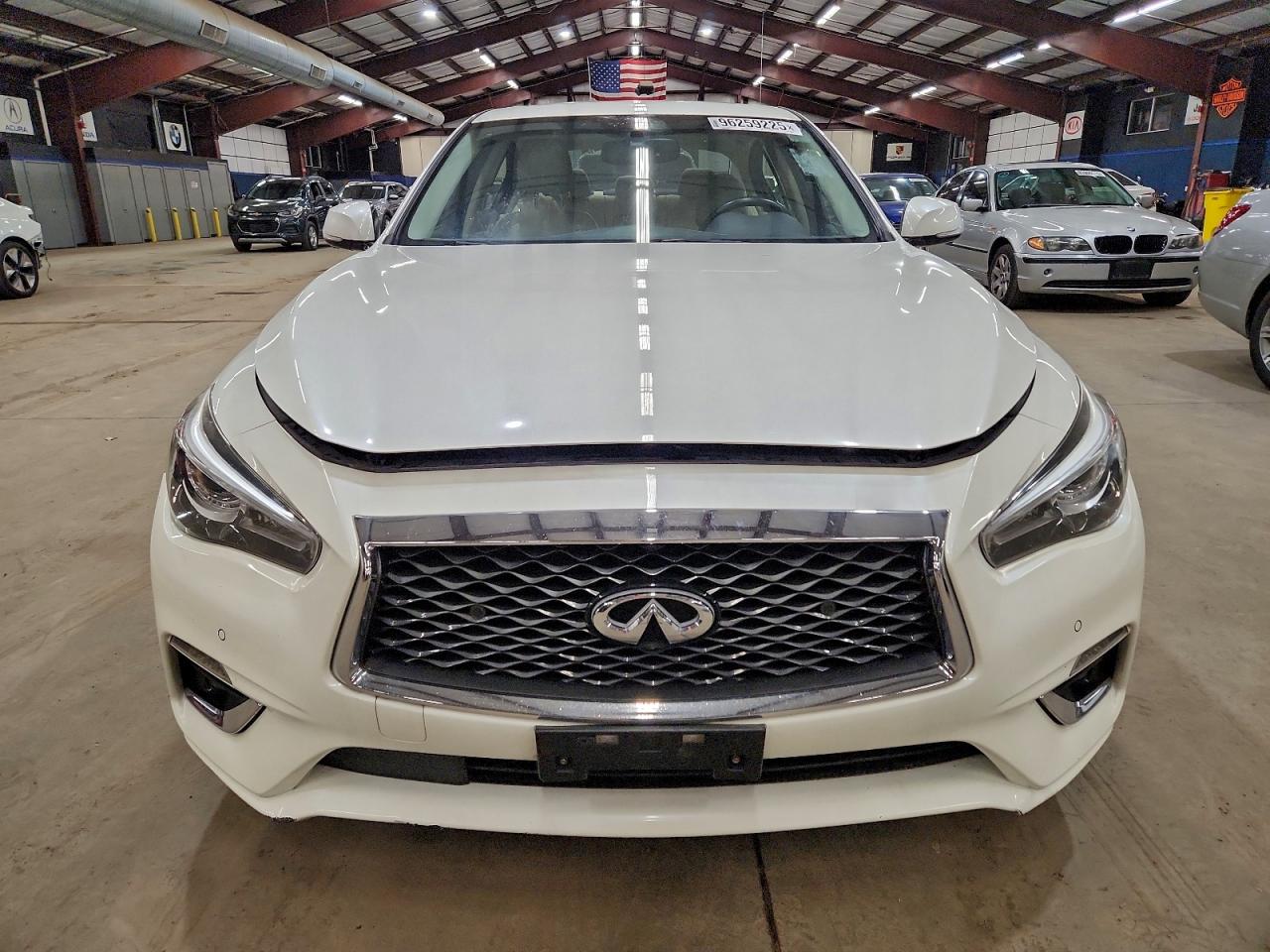 INFINITI Q50 Luxe