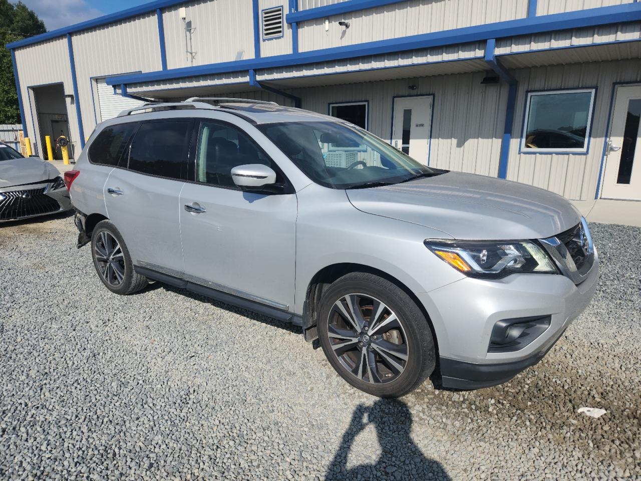 Nissan Pathfinder S