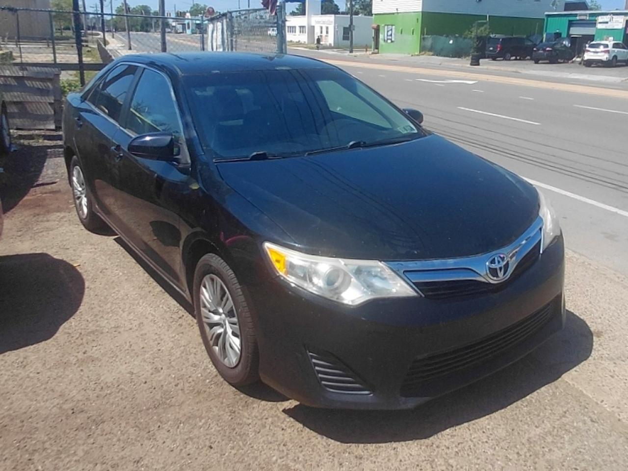Salvage Toyota Camry Image