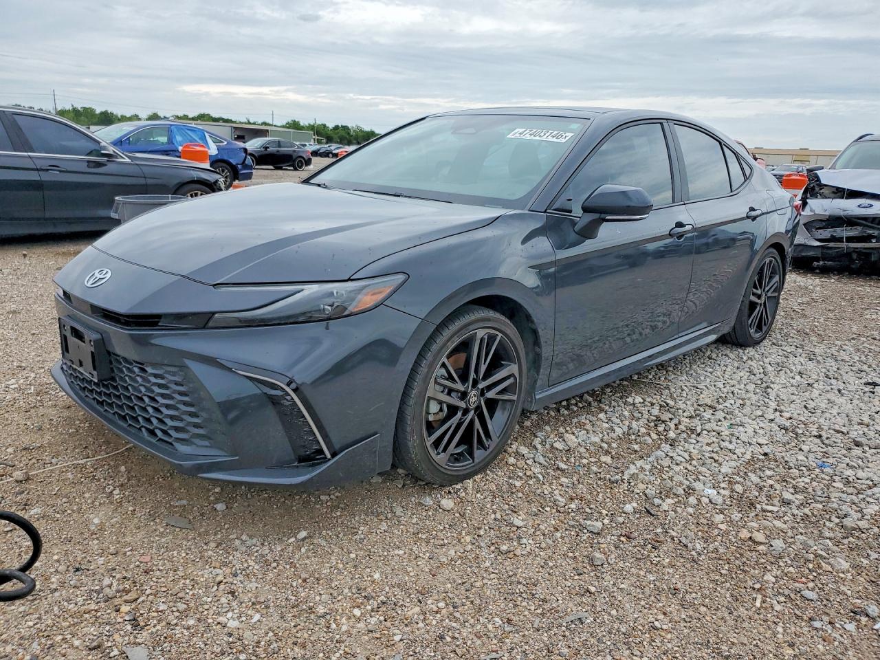 Salvage Toyota Camry Image