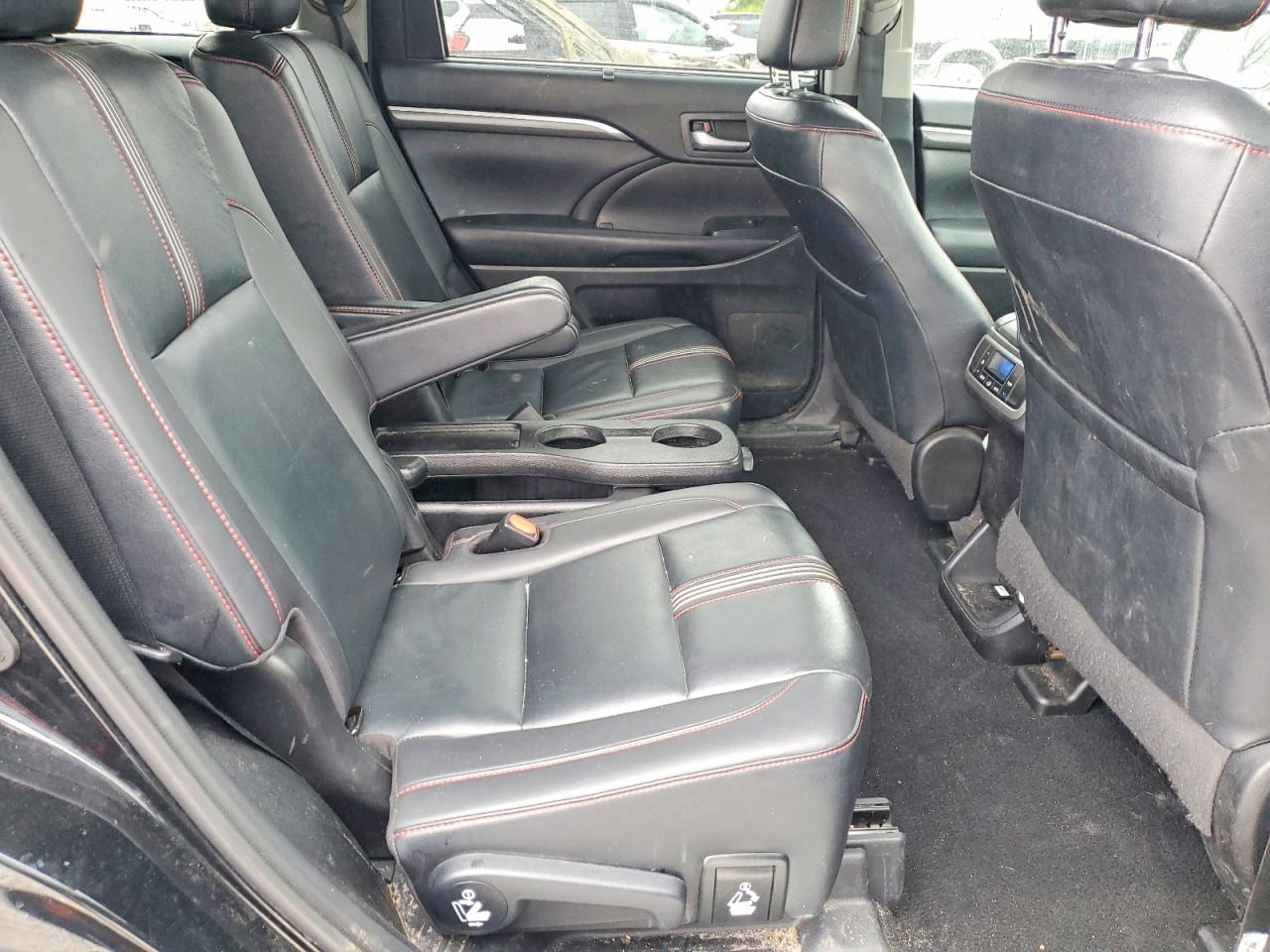 Toyota Highlander Se