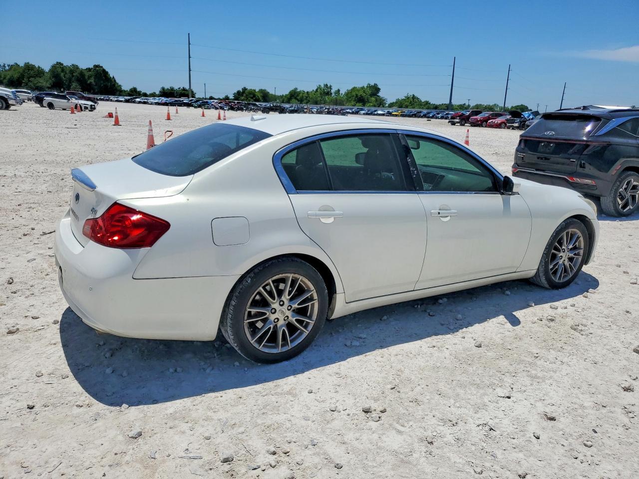 INFINITI G37 Journey