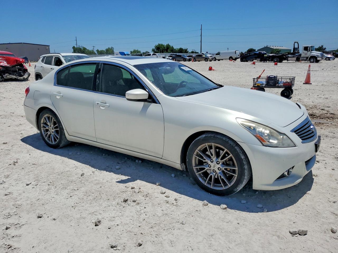 INFINITI G37 Journey