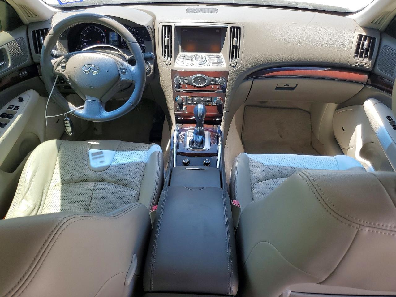 INFINITI G37 Journey