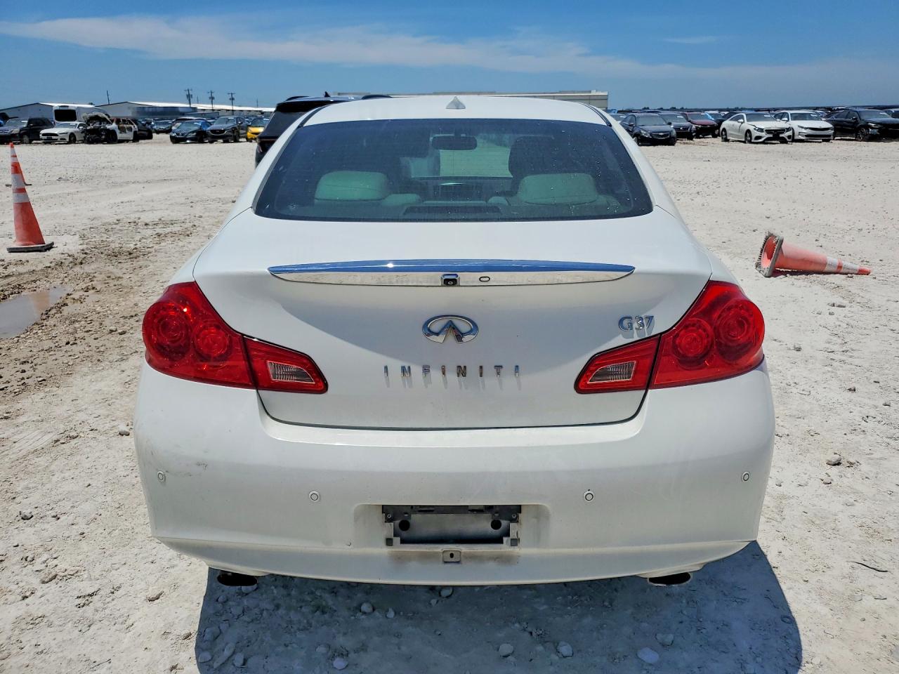 INFINITI G37 Journey