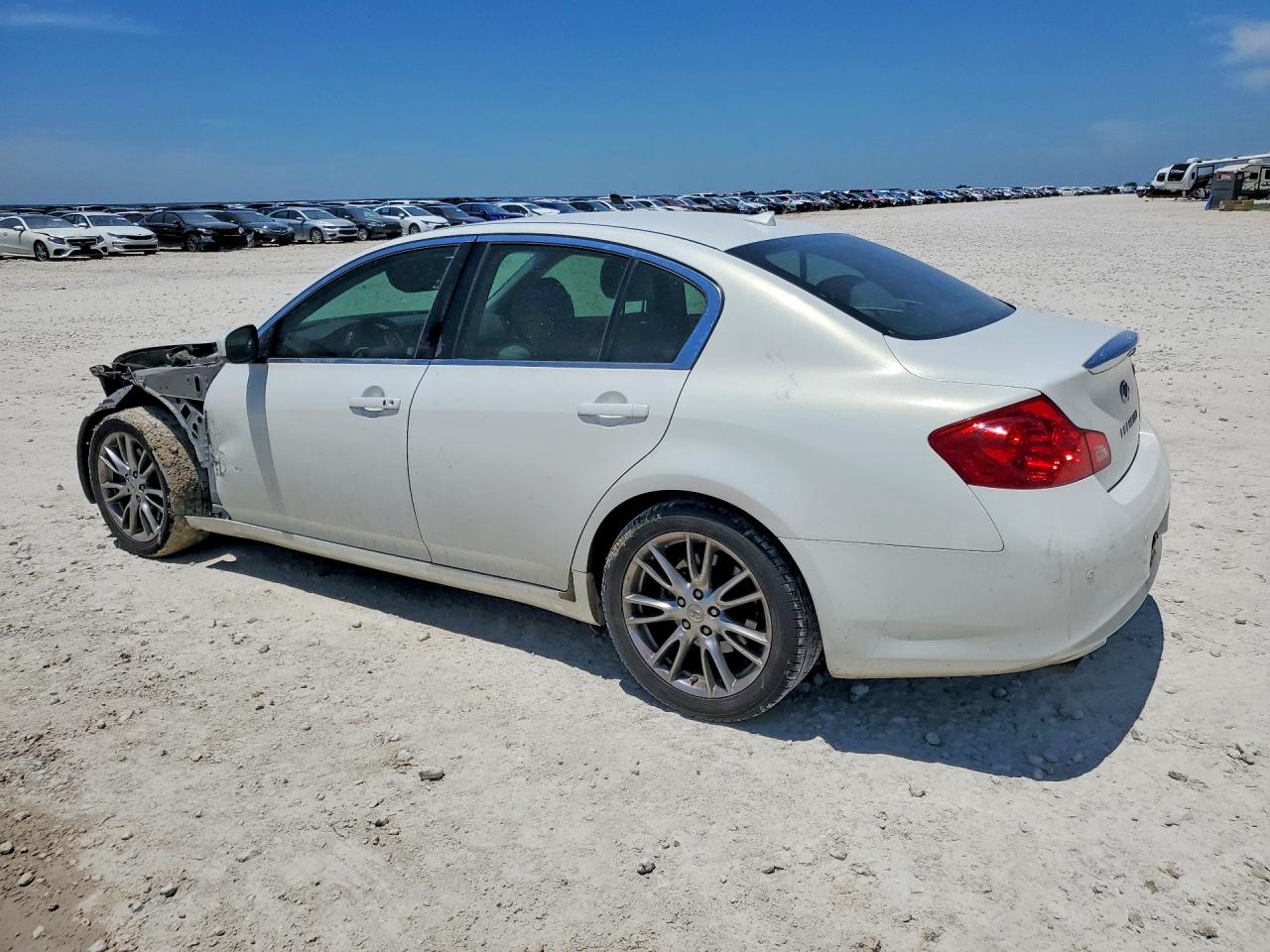 INFINITI G37 Journey
