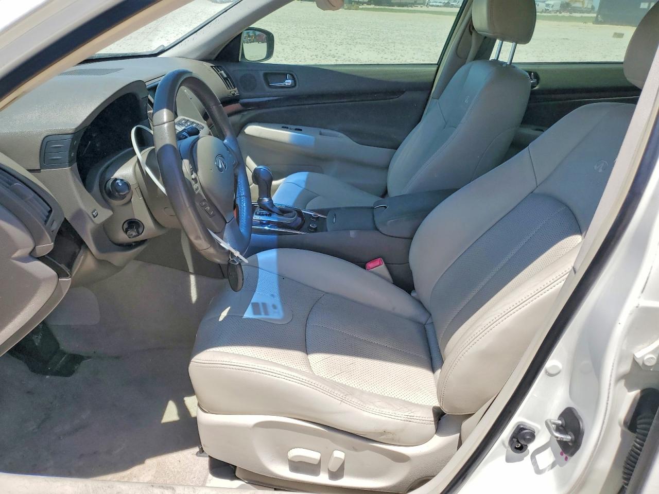 INFINITI G37 Journey
