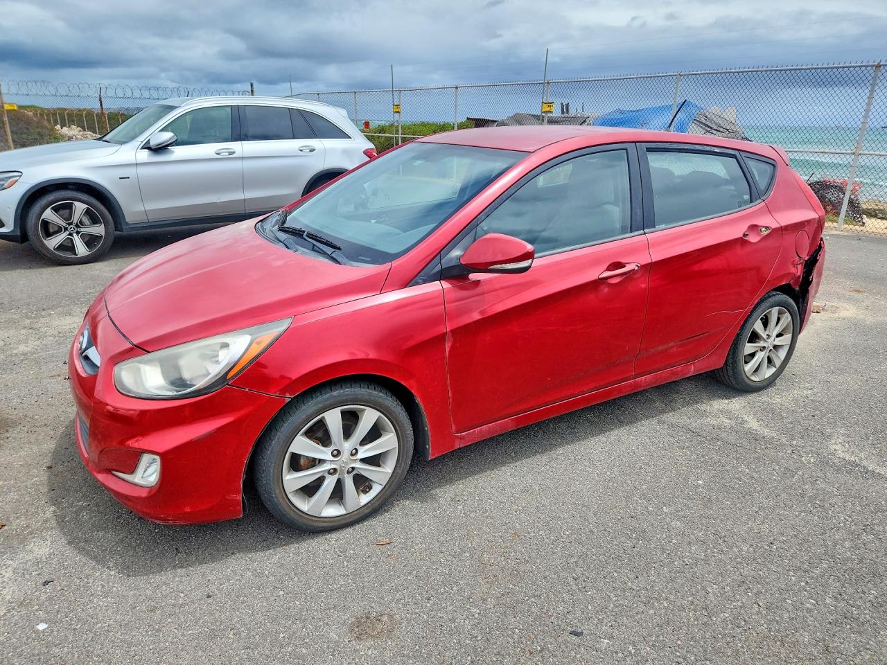 Salvage Hyundai ACCENT Image