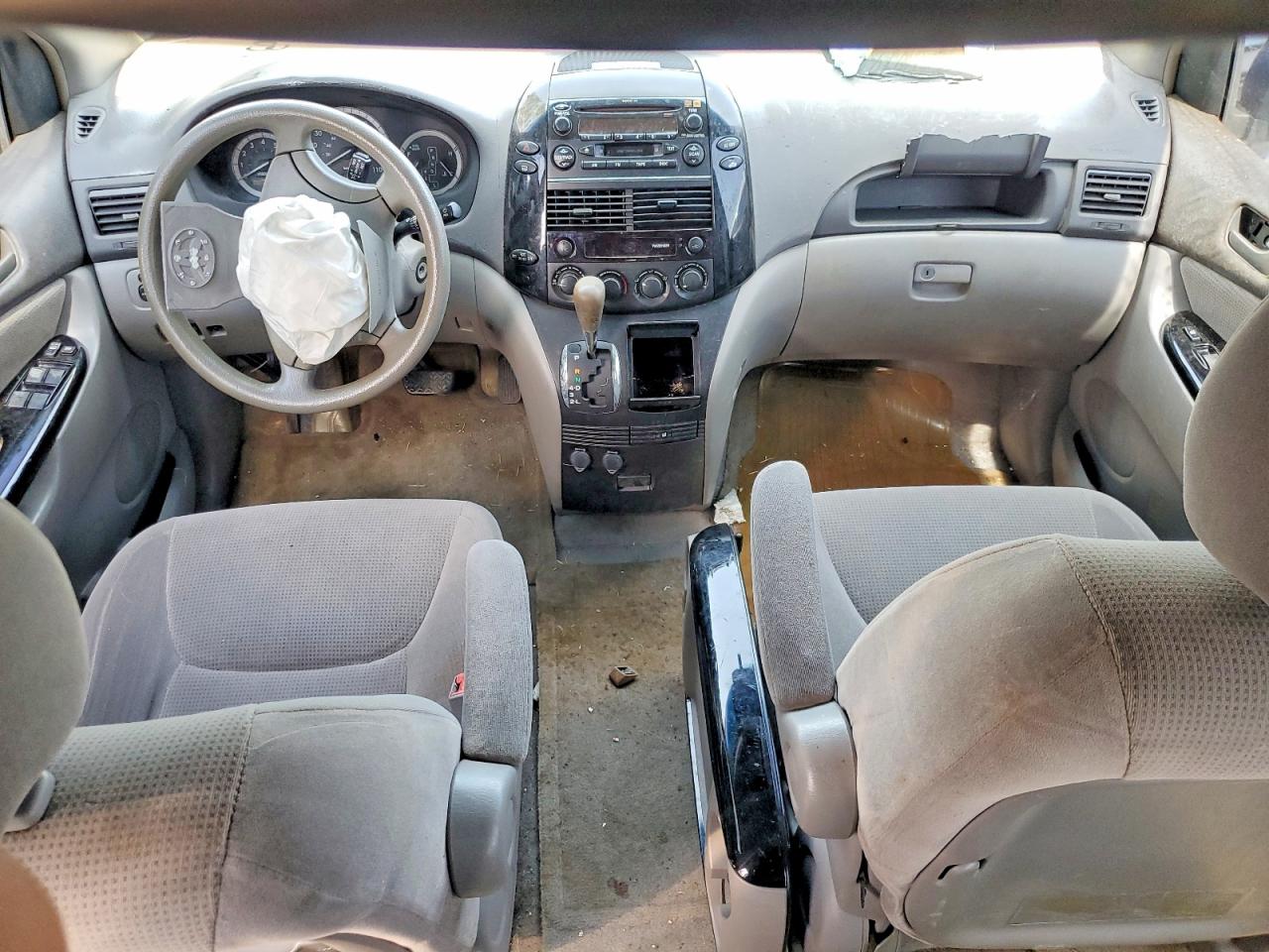 Toyota Sienna Ce 7 Passenger