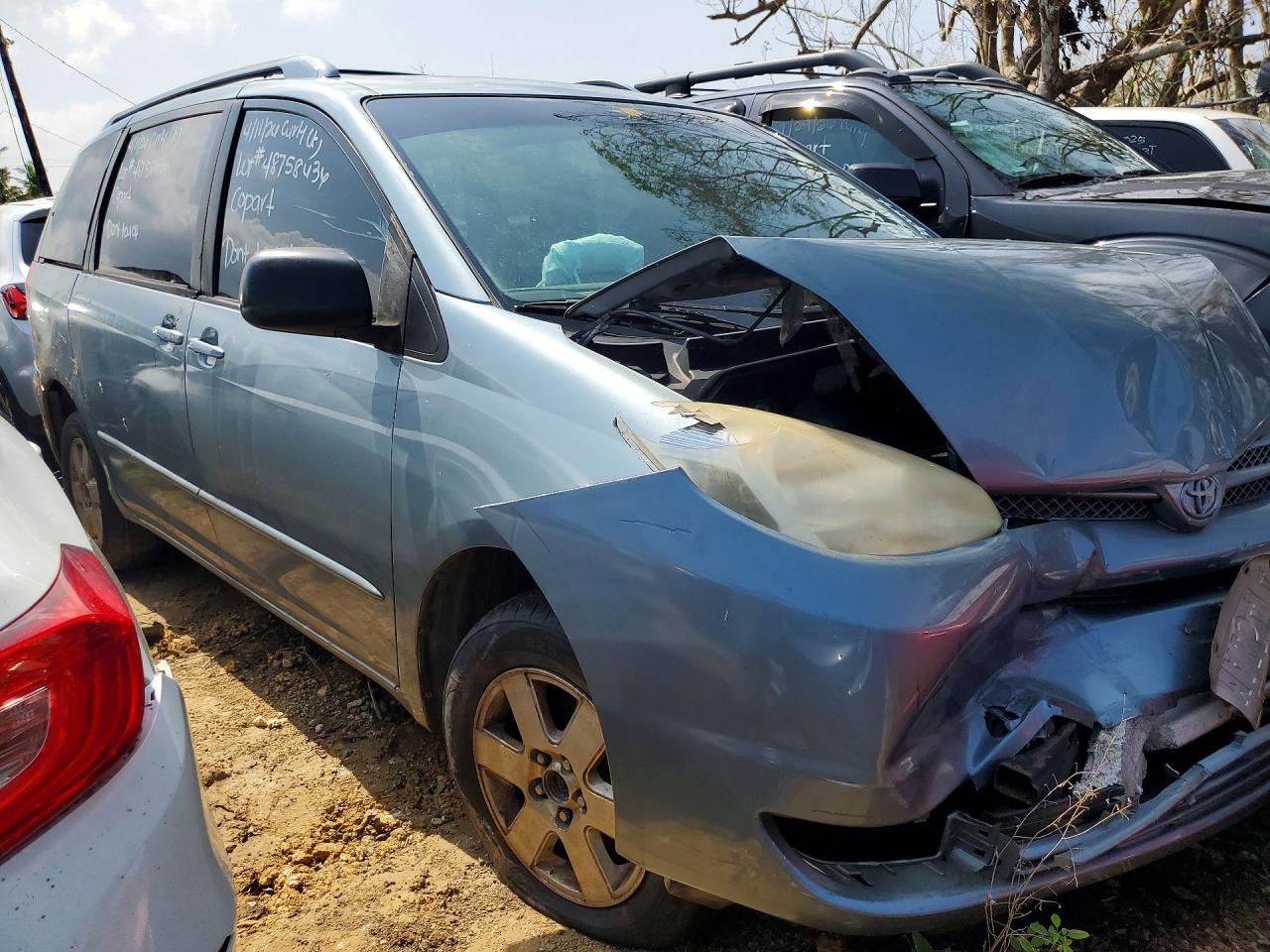 Toyota Sienna Ce 7 Passenger