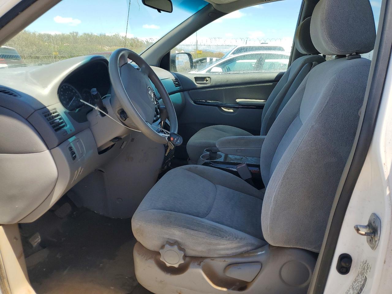 Toyota Sienna Ce 7 Passenger
