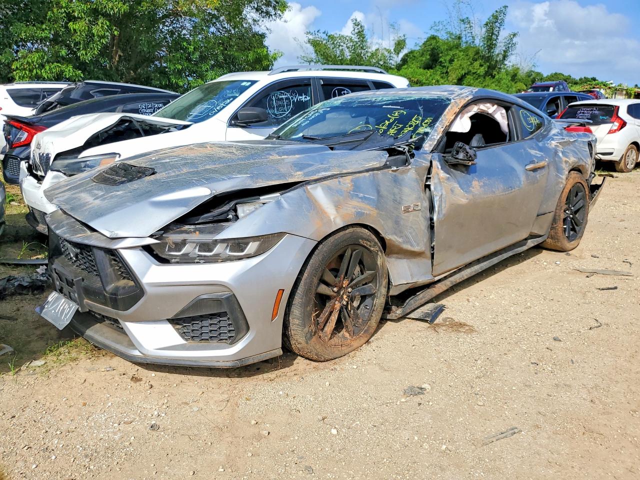 Salvage Ford Mustang Image